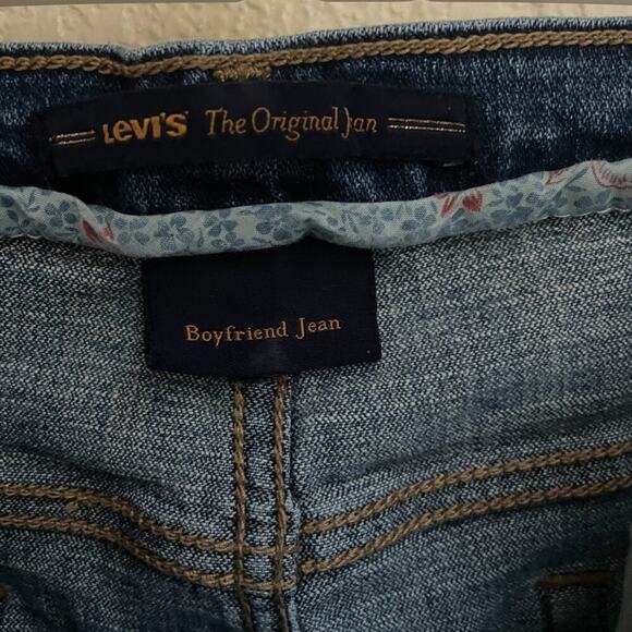 Levi's Boyfriend Jeans, Size 8M - Picture 8 of 9